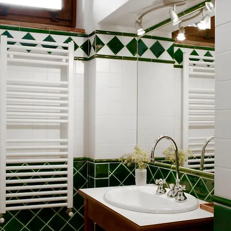 Sage' Anwesen Mit Gemeinschaftspool By Interhome Daire
